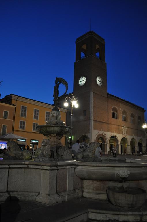 Hotel Amelia Fano Buitenkant foto