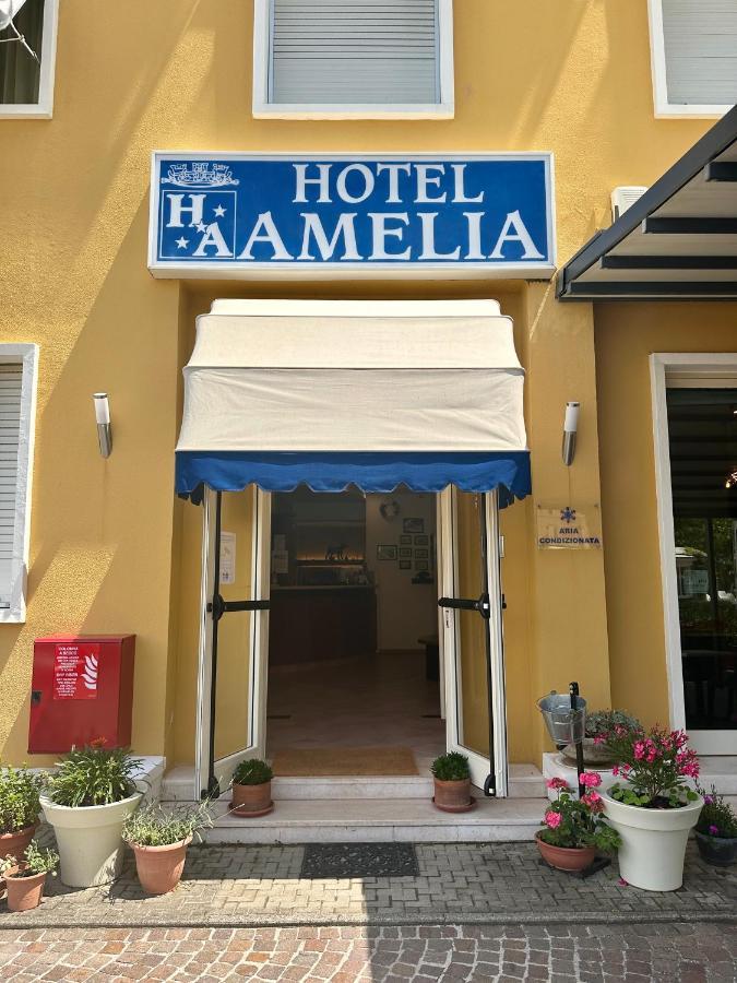 Hotel Amelia Fano Buitenkant foto