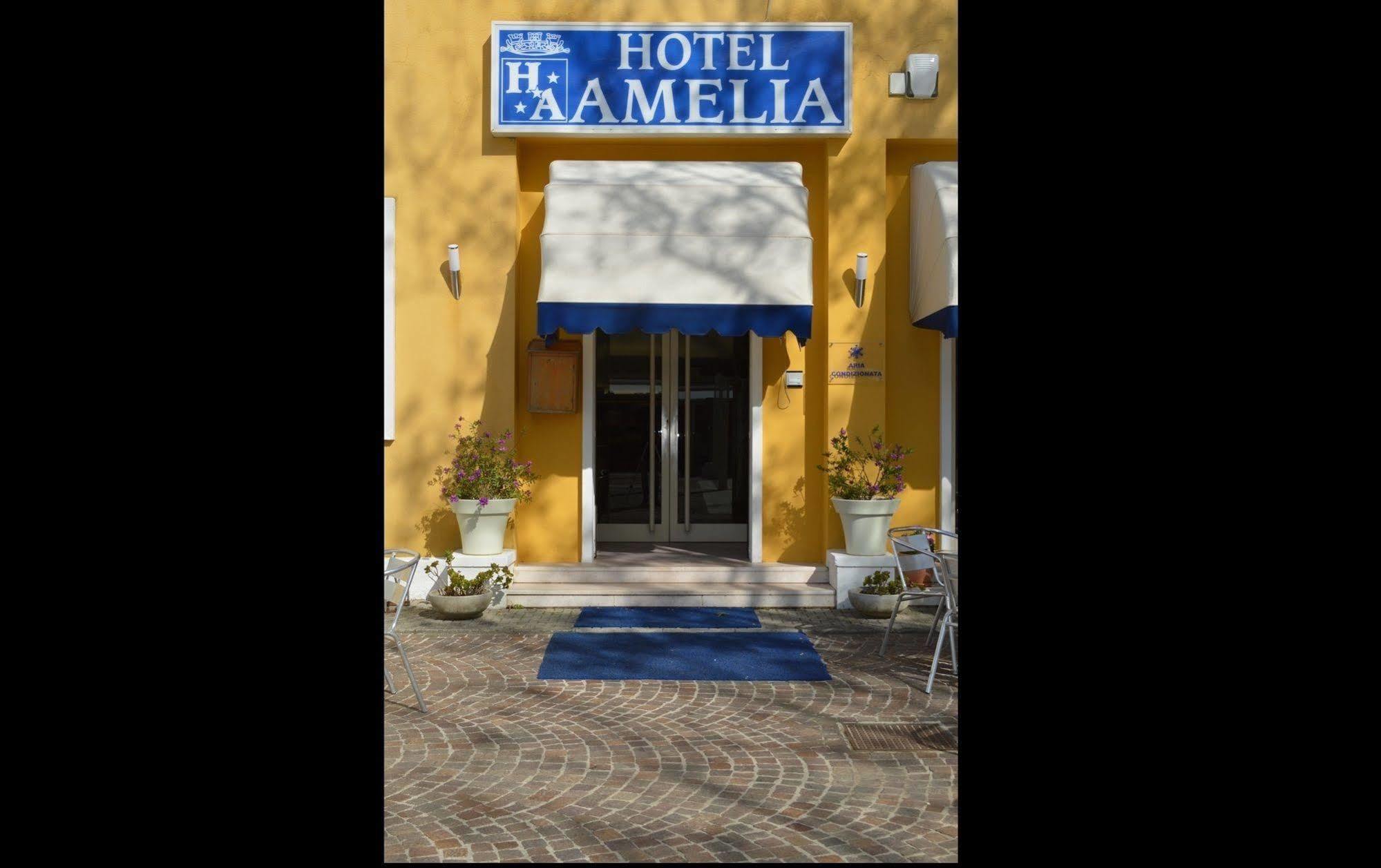 Hotel Amelia Fano Buitenkant foto