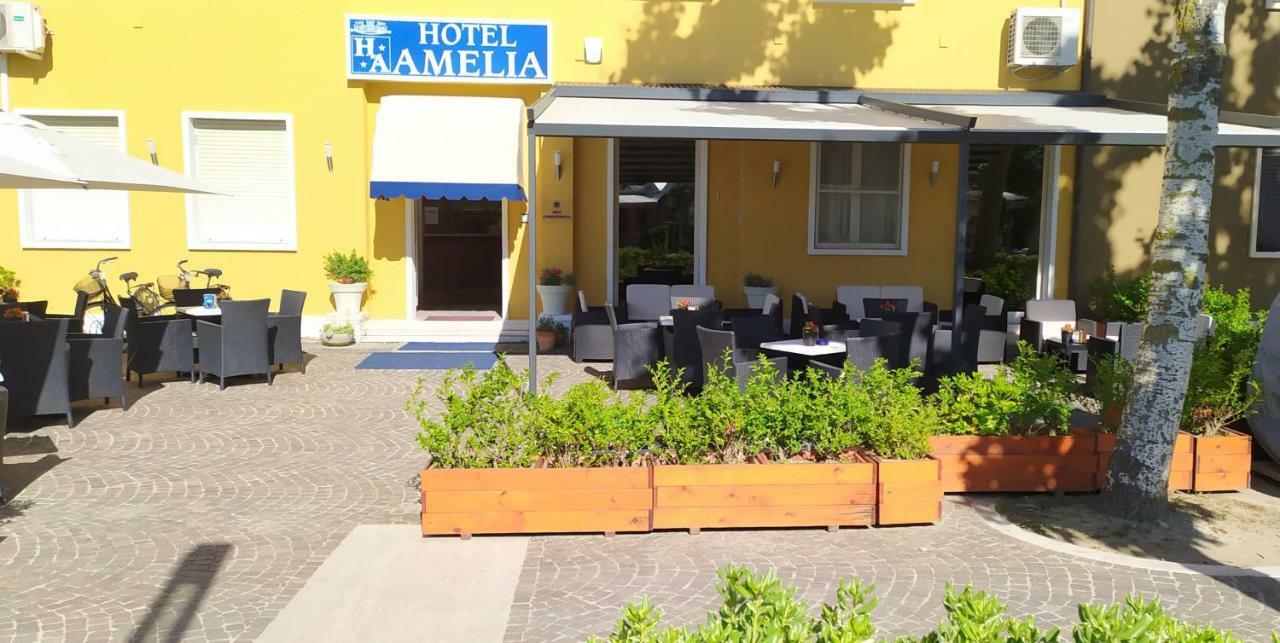 Hotel Amelia Fano Buitenkant foto